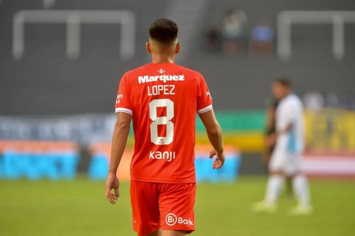 Kevin L&oacute;pez qued&oacute; en el aire tras rechazos de Col&oacute;n e Instituto