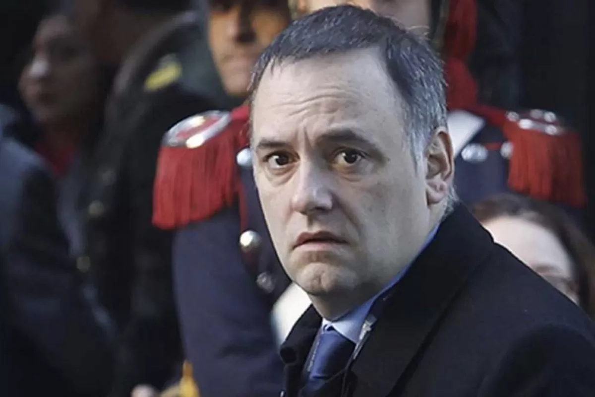 Conoc&eacute; el modus operandi de Adorni: jubiladas como prestamistas, propiedades subvaluadas y viajes de lujo bajo sospecha