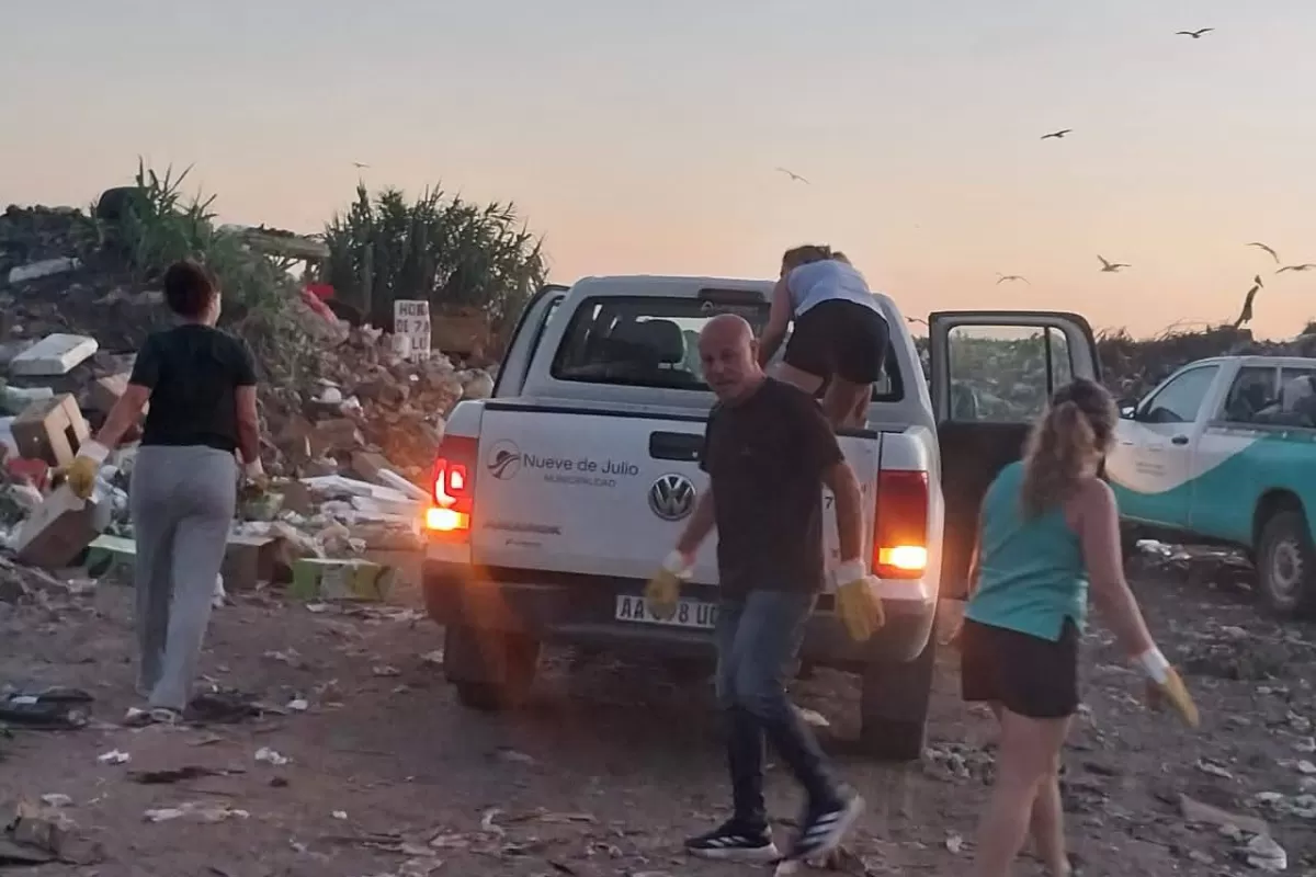 Tensi&oacute;n en Nueve de Julio: la intendenta sali&oacute; a juntar basura en pleno paro de ATE