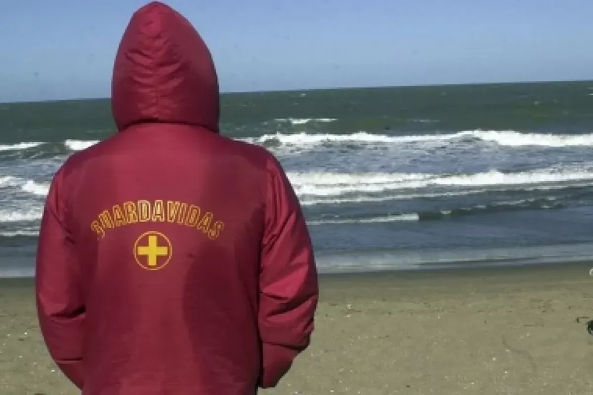 Denigrante: guardavidas de Pinamar denunciaron que el Municipio les ofreci&oacute; paritarias del cero por ciento