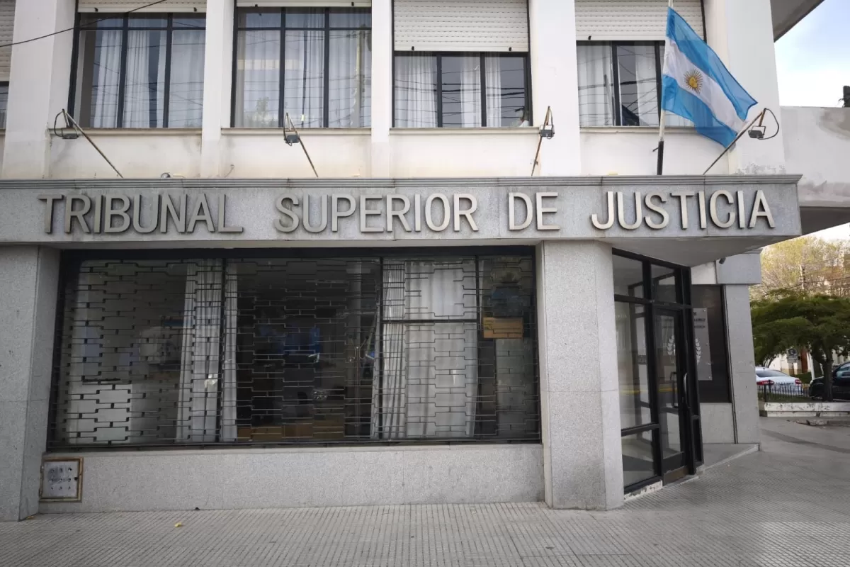 La Corte Suprema intim&oacute; a la Justicia santacruce&ntilde;a a enviar en 48 horas el expediente por la ampliaci&oacute;n del tribunal