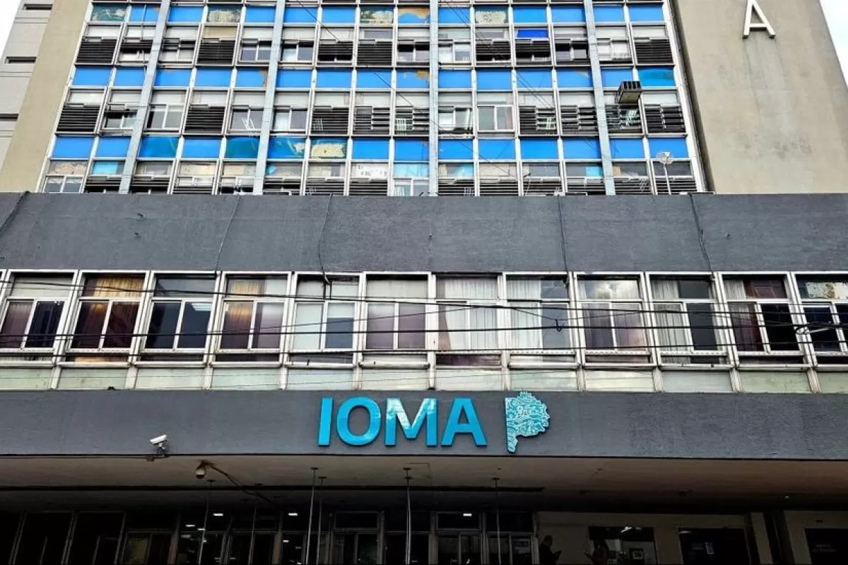 Un juez ordenó al IOMA pagar un implante coclear y sancionará con multas personales al Directorio si vuelve a incumplir