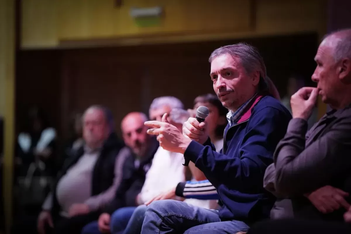 M&aacute;ximo Kirchner en Santa Fe: carg&oacute; contra Milei, reclam&oacute; un nuevo fondo sojero y pidi&oacute; una respuesta pol&iacute;tica unificada