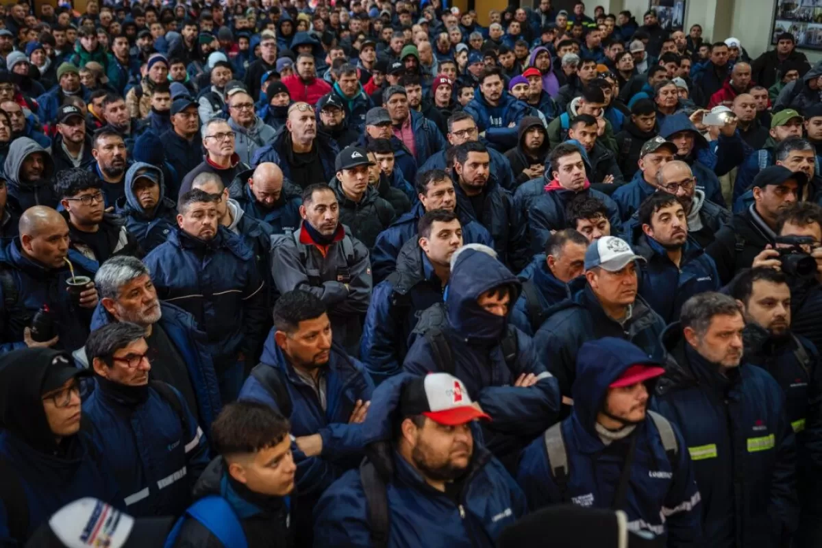 Techint recort&oacute; contratistas en Ramallo tras perder la licitaci&oacute;n de ca&ntilde;os para Vaca Muerta: 280 personas se quedaron sin trabajo