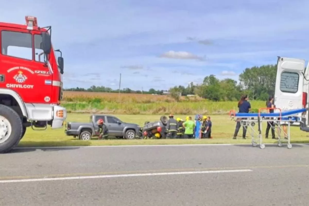 Muri&oacute; un hombre tras un choque frontal en la Ruta Provincial 30, en Chivilcoy: uno de los conductores era menor