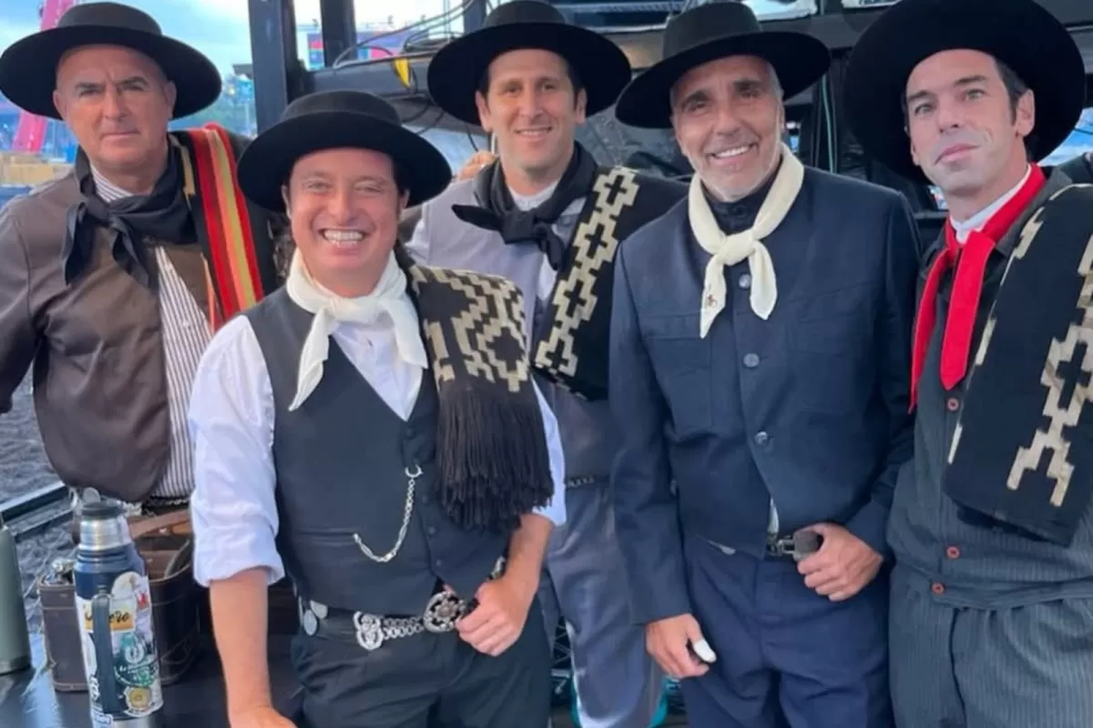 VIDEO | El payador Nicol&aacute;s Membriani lleg&oacute; a caballo a Jes&uacute;s Mar&iacute;a y fue protagonista en la apertura del Festival de Doma y Folklore