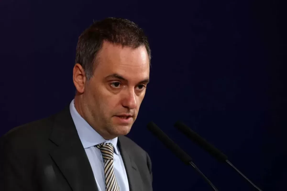 La Justicia le prohibi&oacute; salir del pa&iacute;s a Manuel Adorni por "peligro de fuga inminente"