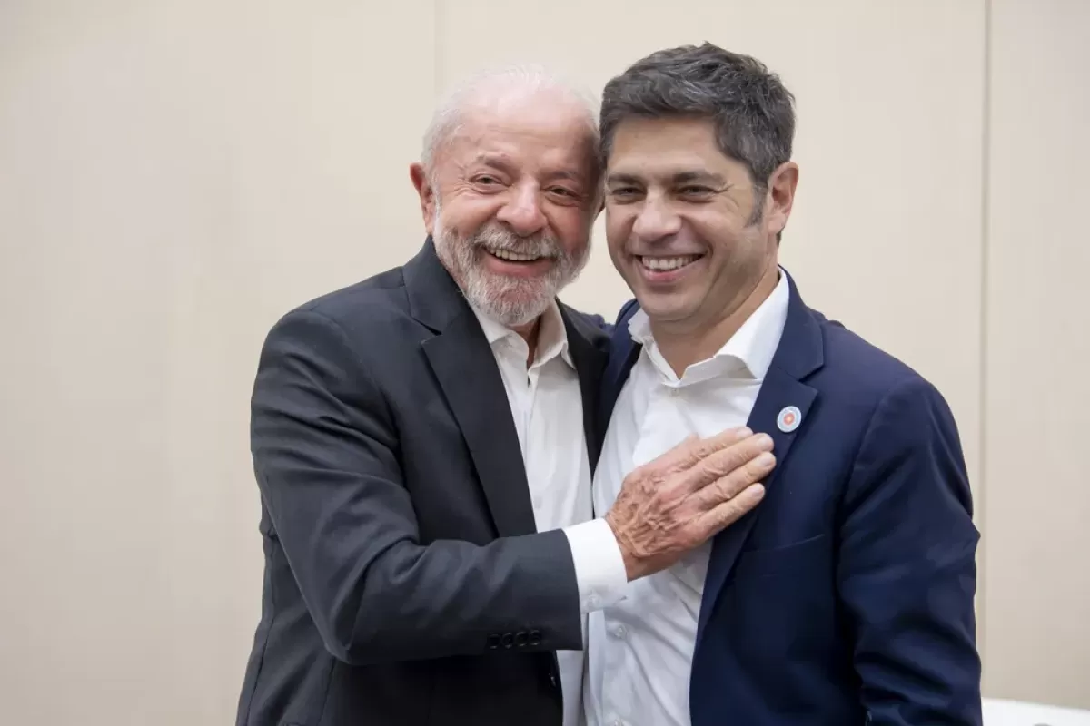 Kicillof se reuni&oacute; con Lula en Europa y apunt&oacute; contra Milei