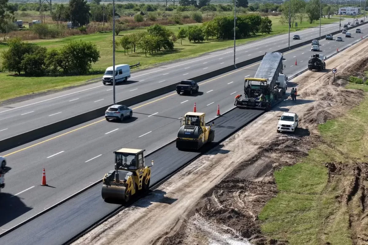Avanza la construcci&oacute;n del cuarto carril en la autopista Buenos Aires-La Plata