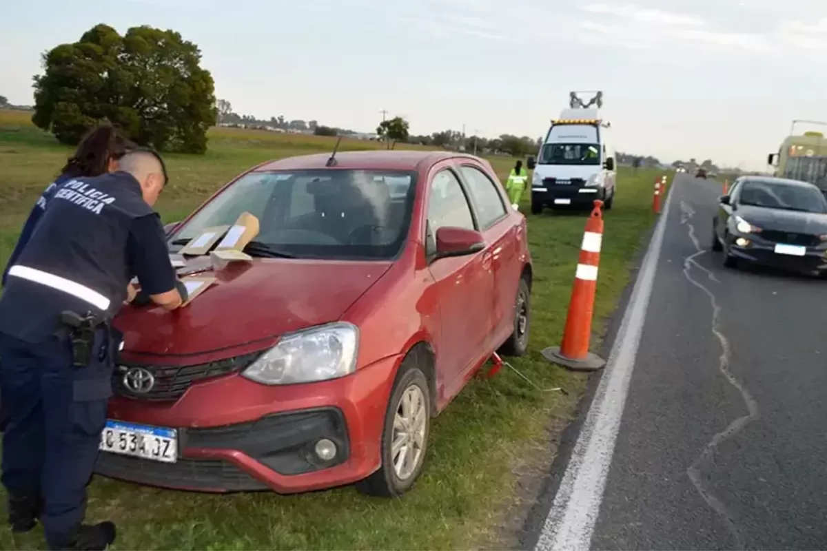 Muri&oacute; un docente de la UNLP tras ser atropellado mientras cambiaba una rueda en la Ruta 205