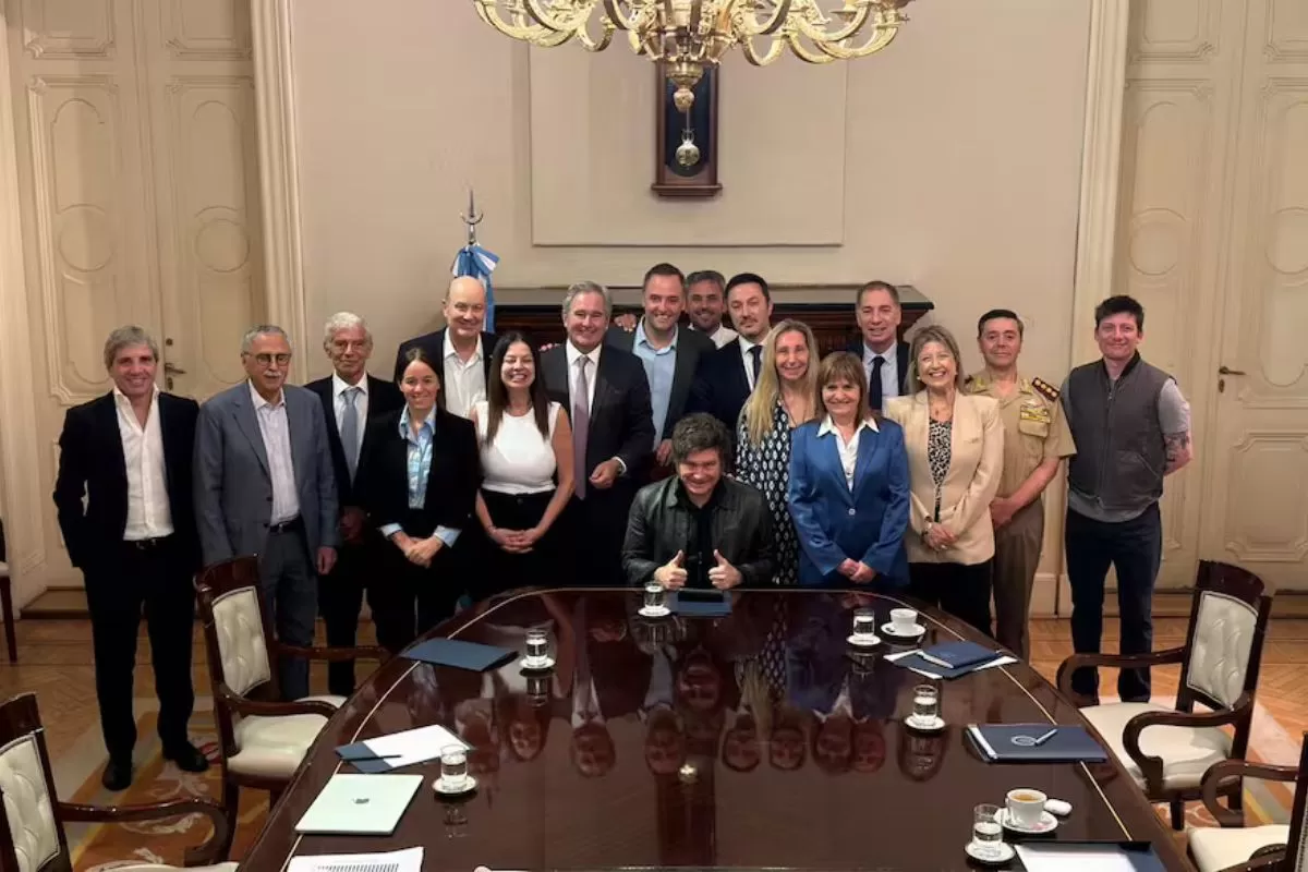 Se termin&oacute; la crisis: Milei le aumentar&aacute; el sueldo a sus funcionarios