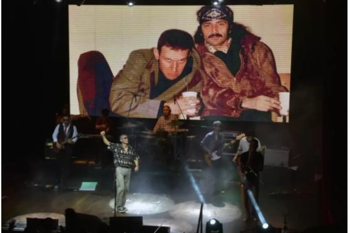 VIDEO | Una Obra Redonda regresa a La Plata con un homenaje multisensorial a Patricio Rey