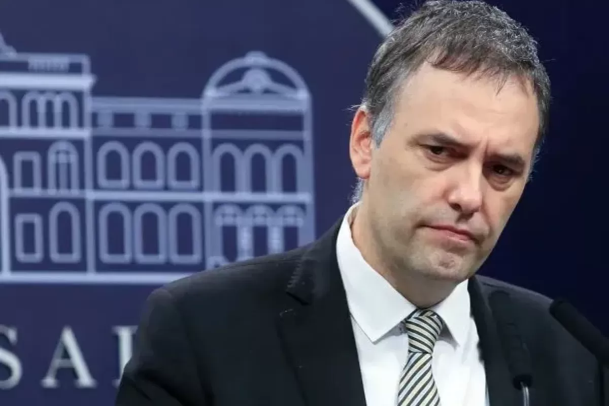 El hijo de la jubilada prestamista asegur&oacute; que Adorni pact&oacute; un pago en negro de 65 mil d&oacute;lares por un departamento