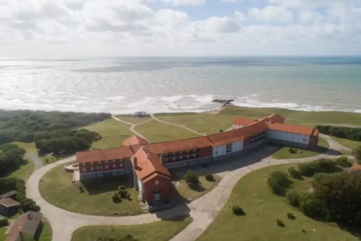 El Gobierno nacional avanza con desalojos de trabajadores en Chapadmalal para facilitar la entrega del complejo a privados