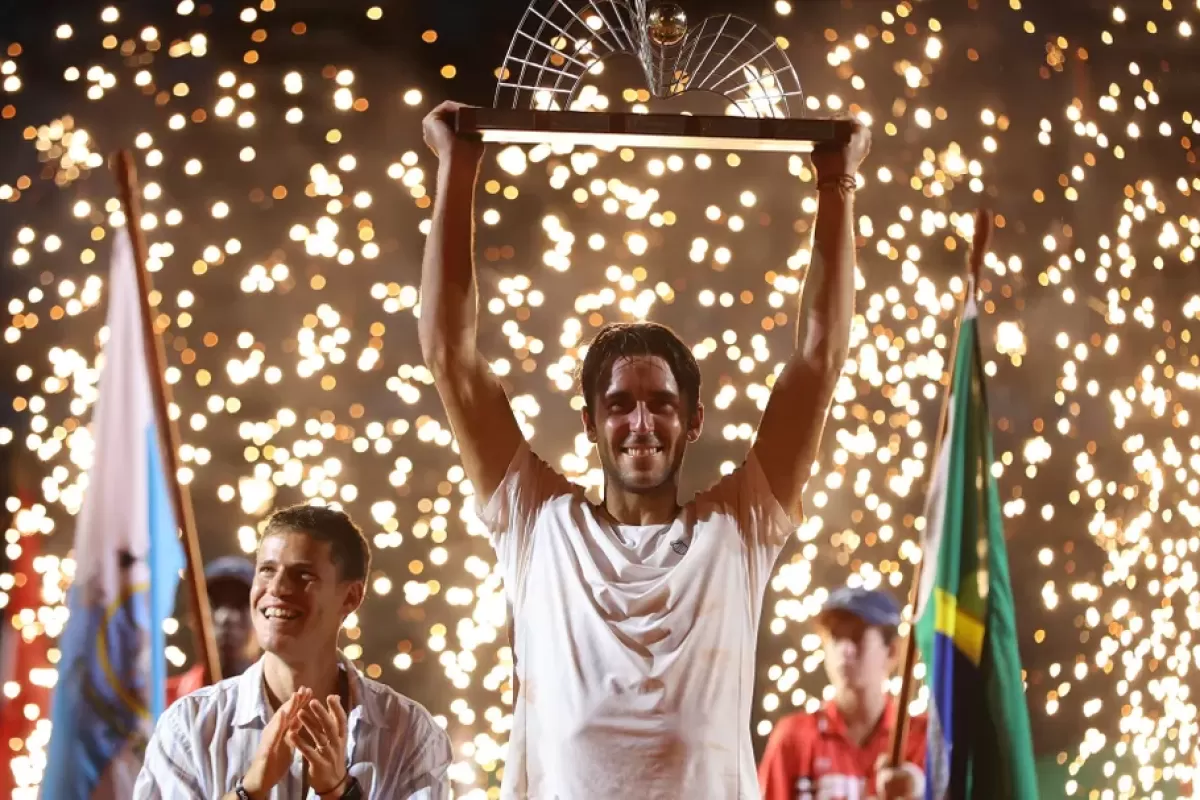 Tenis: el platense Tom&aacute;s Etcheverry conquist&oacute; el R&iacute;o Open y logr&oacute; el primer t&iacute;tulo ATP de su carrera
