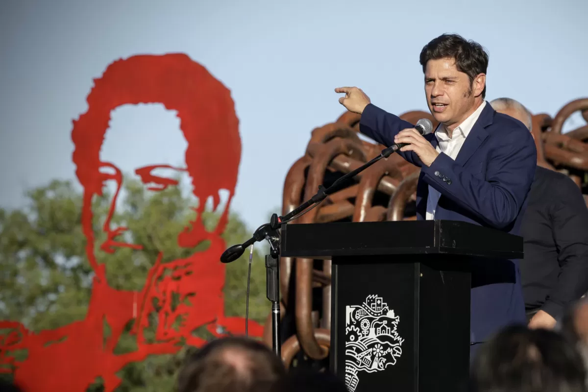 VIDEO | Día de la Soberanía en La Plata: Kicillof cuestionó el rumbo de Milei y advirtió que el país “negocia de rodillas”