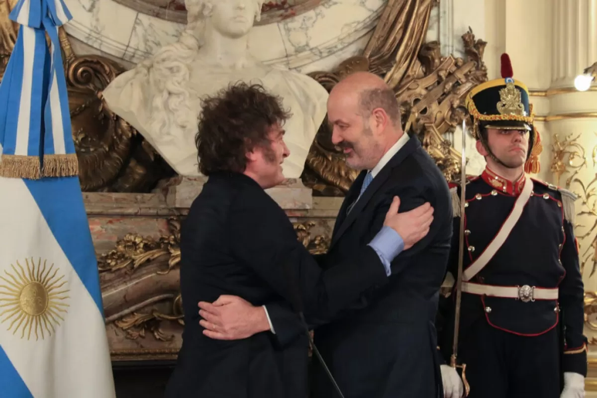 Preocupaci&oacute;n en los puertos: Sturzenegger busca eliminar el practicaje y pone en riesgo el empleo y la soberan&iacute;a