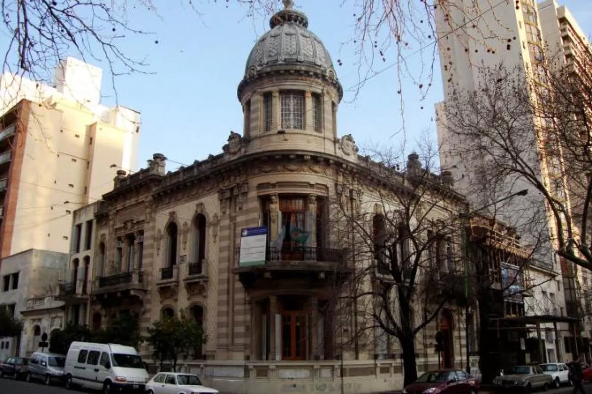 El Gobierno de Kicillof recort&oacute; contratos en Radio Provincia y desat&oacute; un fuerte rechazo gremial