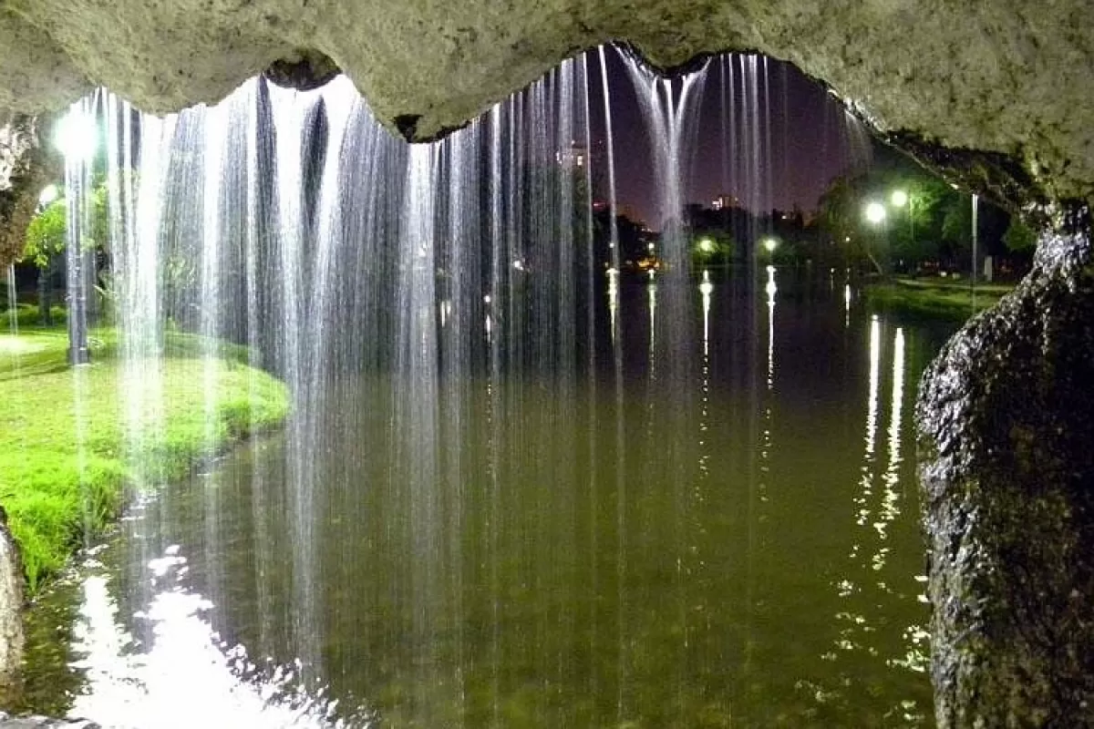 La Plata: el intendente Alak retomar&aacute; en 2026 el plan para enrejar y cerrar de noche el Paseo del Bosque