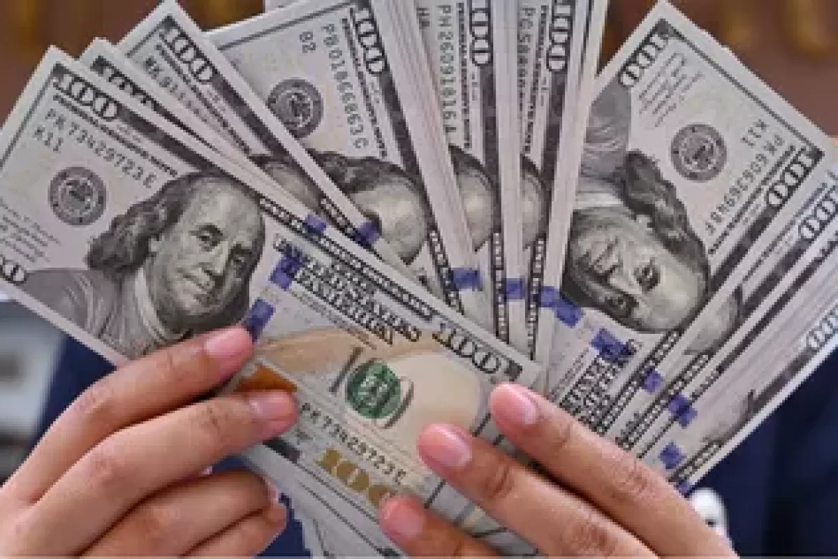 El dólar volvió a subir en la previa electoral