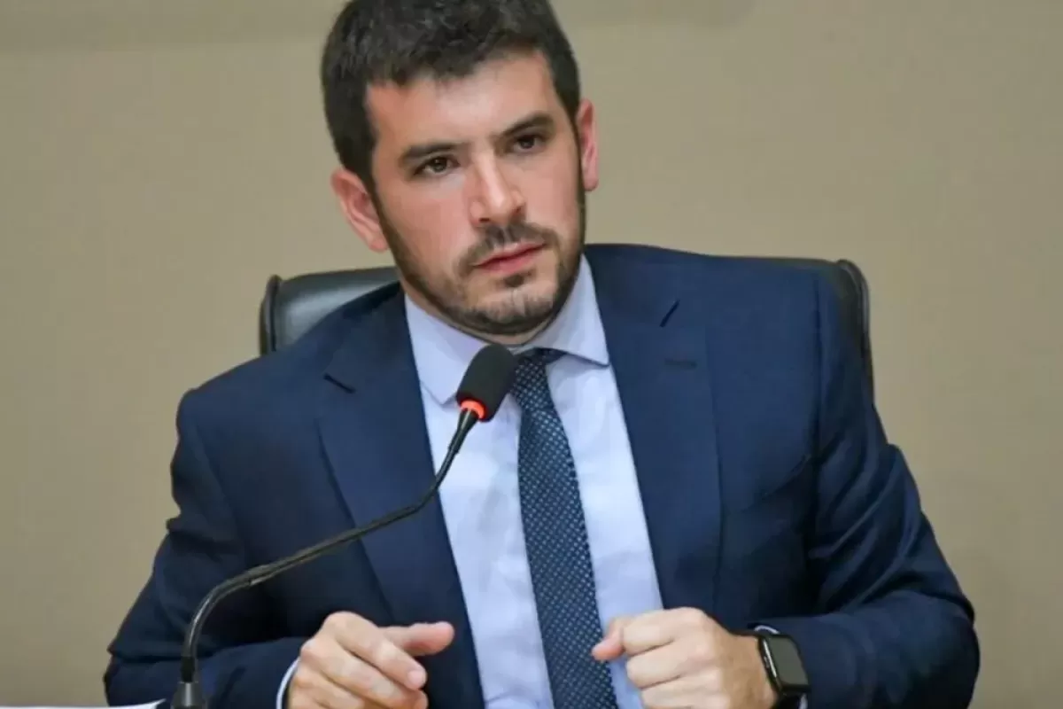 Chiarella fue elegido presidente de la UCR nacional y tom&oacute; el control del partido rumbo a 2027