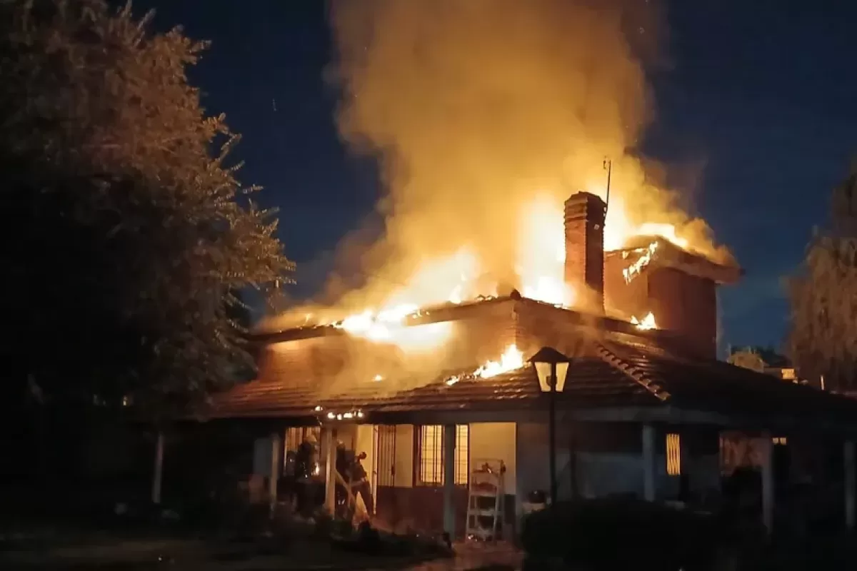 Tragedia en Pilar: un incendio en una vivienda dej&oacute; tres j&oacute;venes muertos y sobrevivientes heridos