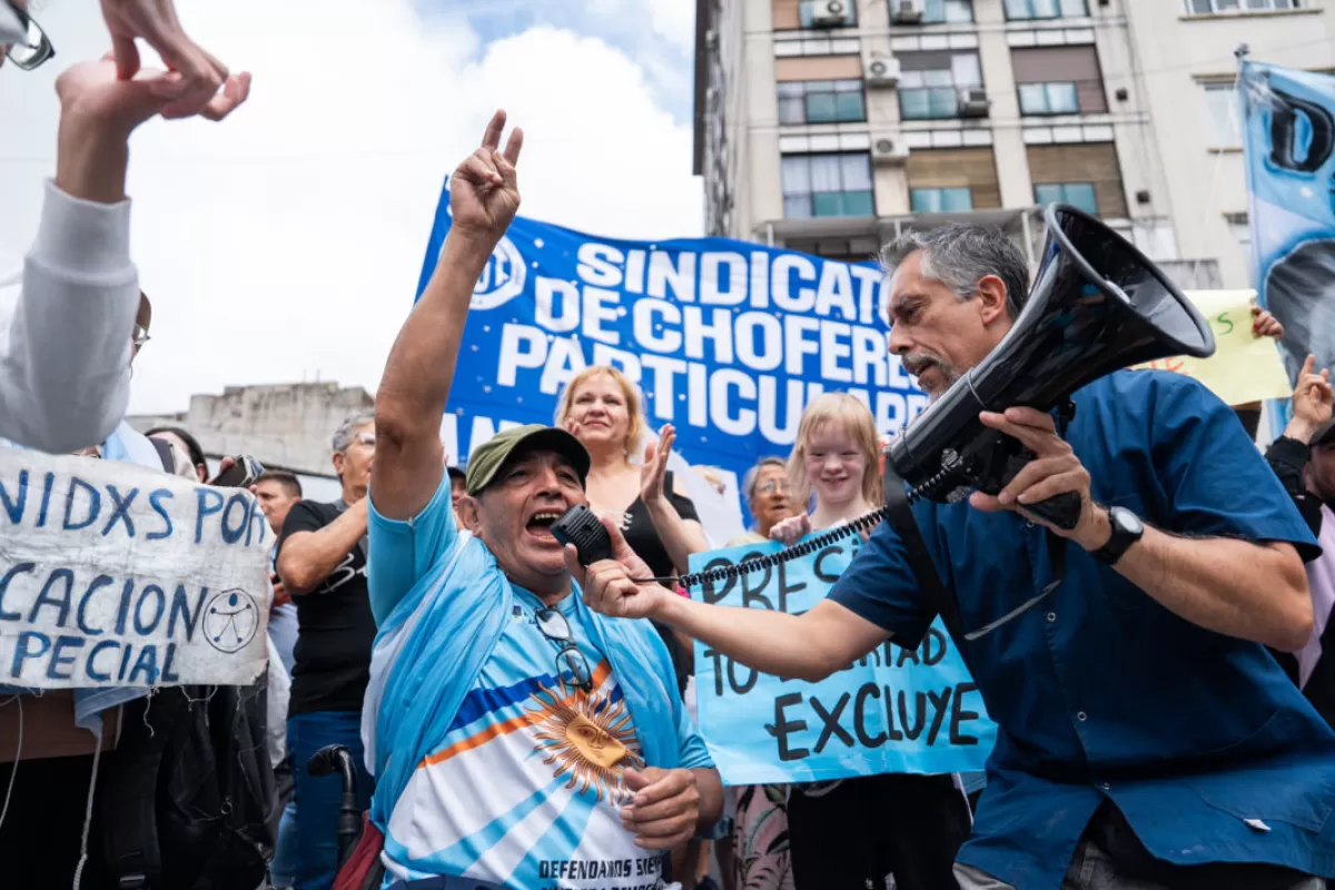 El Gobierno de Milei reprimi&oacute; a personas con discapacidad en una protesta frente a Casa Rosada