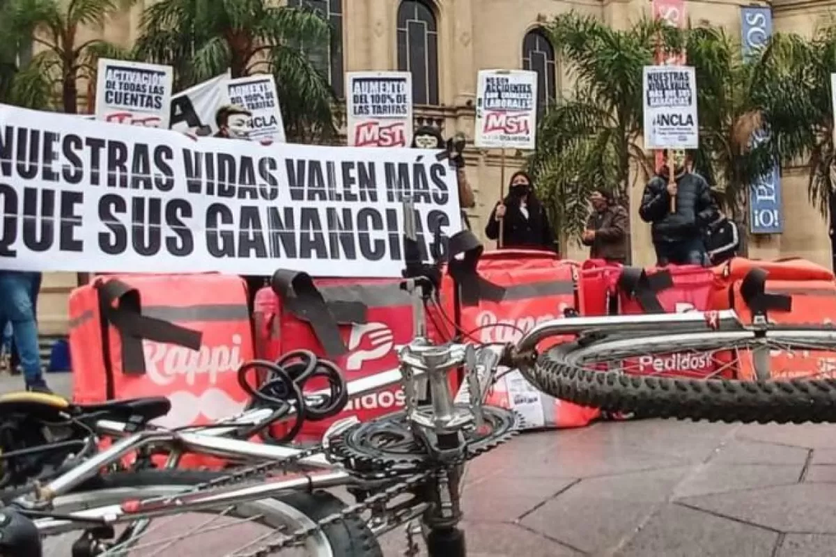 VIDEO | Tras el fallo que reconoci&oacute; la relaci&oacute;n laboral, repartidores denuncian que las apps siguen explotando sin consecuencias