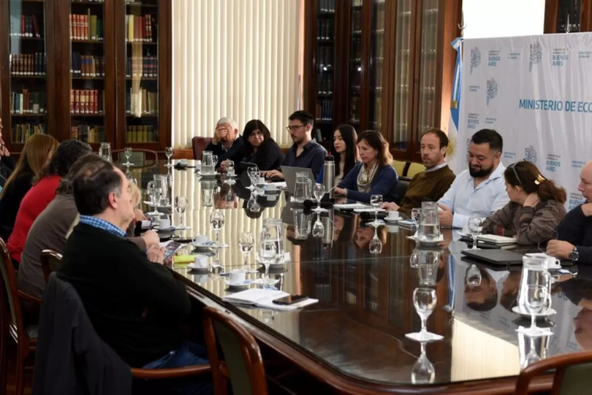La Provincia destac&oacute; el acuerdo salarial con docentes y estatales