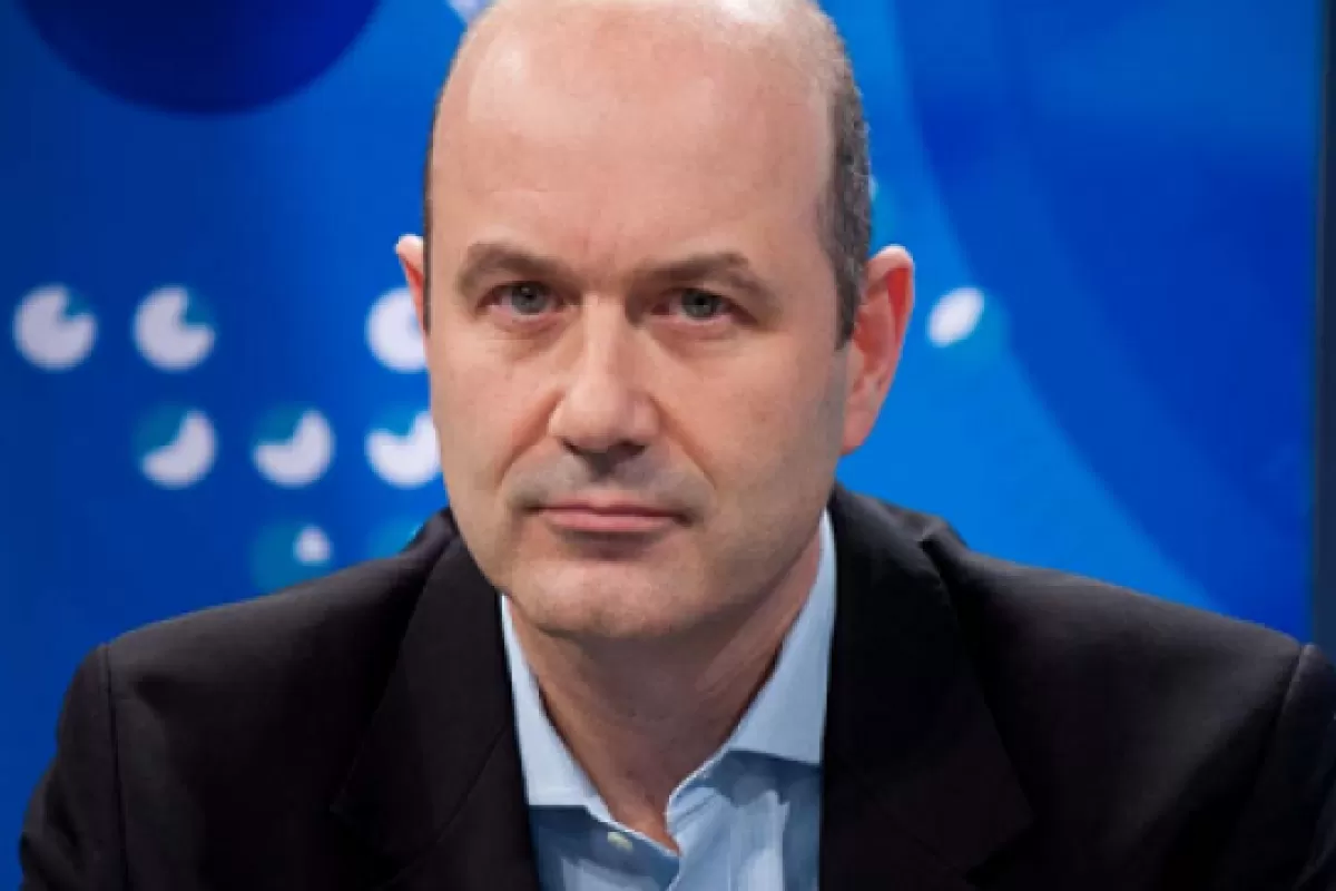 Desde Provincia fulminaron a Sturzenegger por festejar el turismo en el exterior