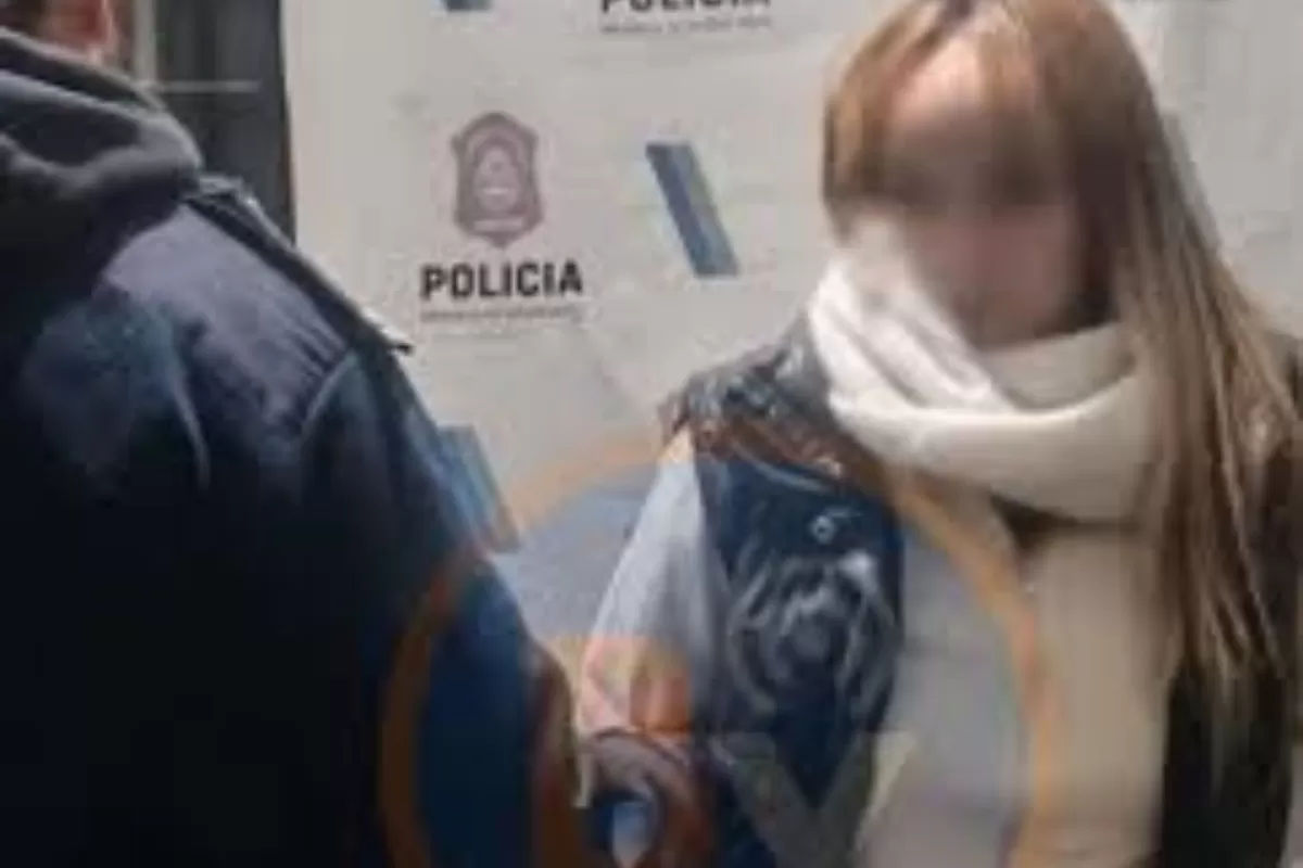 Una mujer polic&iacute;a fue detenida tras atropellar a un ciclista en Florencio Varela
