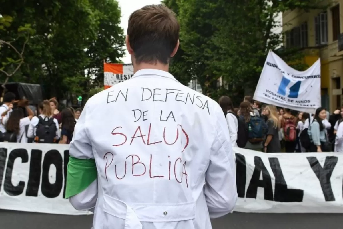 VIDEO | Milei ech&oacute; a m&aacute;s de 80 trabajadores de un reconocido hospital provincial y desat&oacute; un conflicto gremial