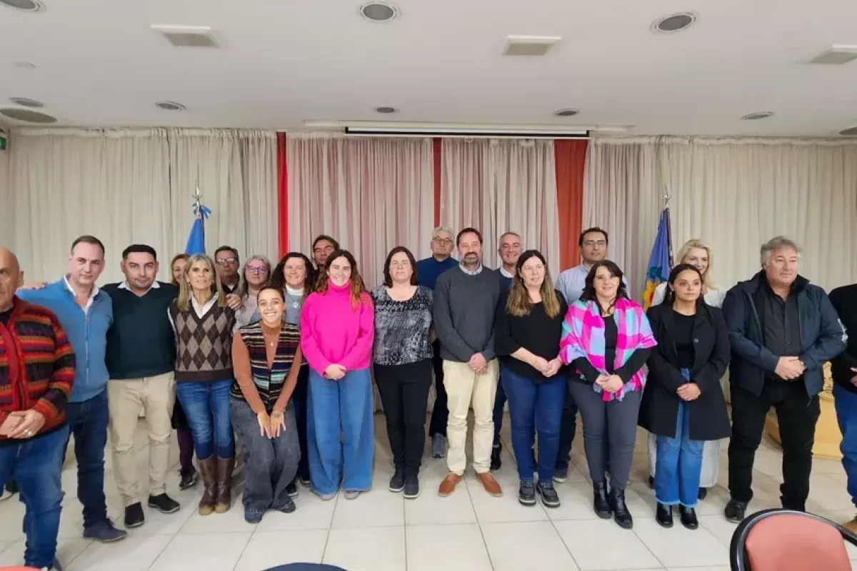Villa Gesell: intendentes y dirigentes impulsaron un &ldquo;frazadazo&rdquo; contra el recorte de la zona fr&iacute;a