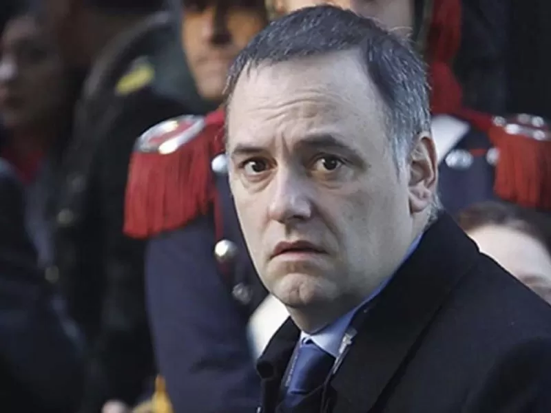 Conoc&eacute; el modus operandi de Adorni: jubiladas como prestamistas, propiedades subvaluadas y viajes de lujo bajo sospecha