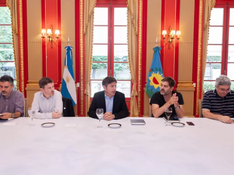 Kicillof fren&oacute; las recorridas y se enfocar&aacute; en reuniones de gesti&oacute;n por la crisis econ&oacute;mica
