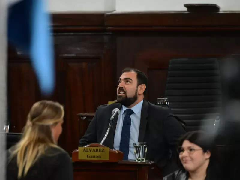 Un concejal libertario de La Plata pidi&oacute; repudiar a Flor Pe&ntilde;a por difundir la fake news sobre el padre de Messi