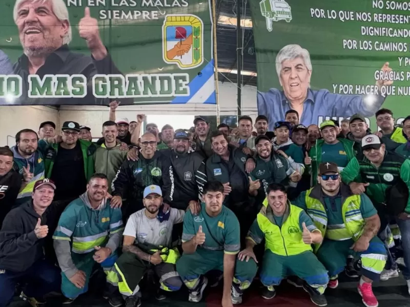 Villa Gesell: Camioneros se atribuy&oacute; la reincorporaci&oacute;n de 45 recolectores tras el conflicto con la empresa Santa Elena