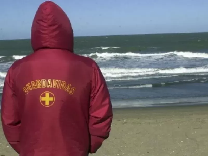 Denigrante: guardavidas de Pinamar denunciaron que el Municipio les ofreci&oacute; paritarias del cero por ciento