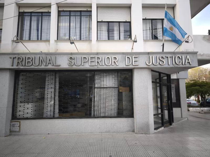 La Corte Suprema intim&oacute; a la Justicia santacruce&ntilde;a a enviar en 48 horas el expediente por la ampliaci&oacute;n del tribunal
