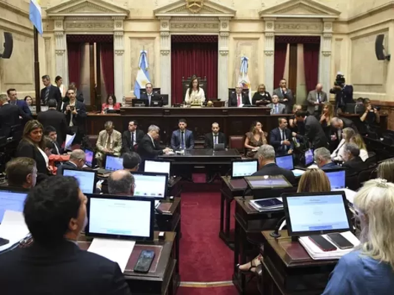 Los senadores bonaerenses dividieron posiciones frente a la reforma laboral