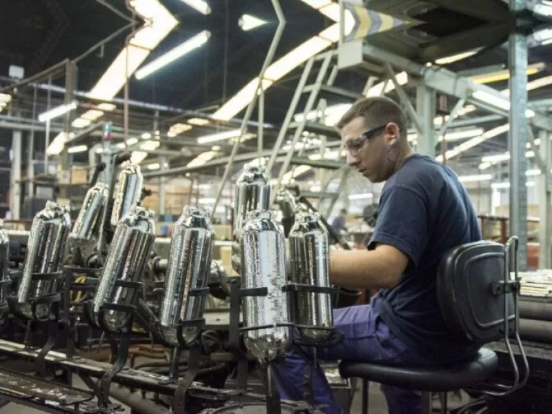 La industria volvi&oacute; a caer en mayo y profundiza el deterioro del sector manufacturero