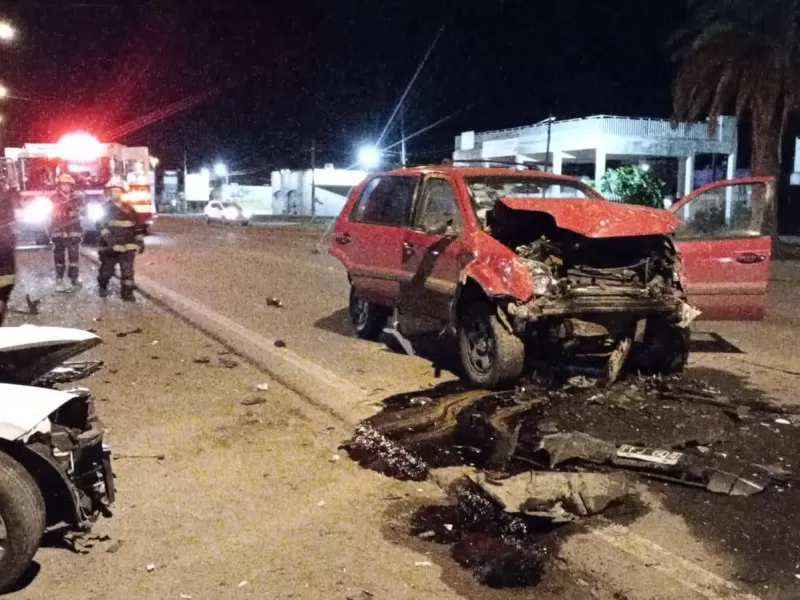 Impactante accidente en Pergamino: tres veh&iacute;culos chocaron y hubo heridos trasladados al hospital