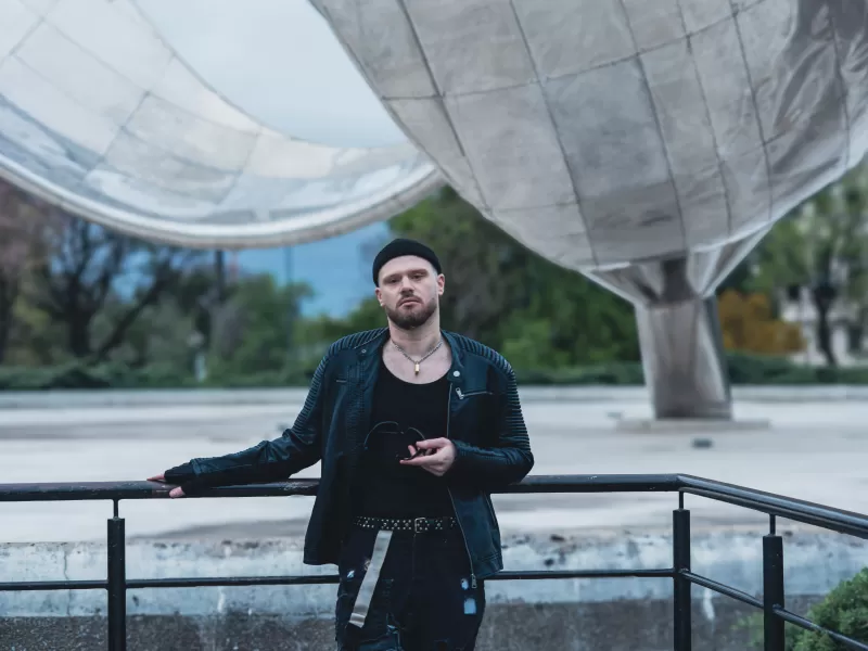 VIDEO | Hero! presenta &ldquo;En cualquier lugar de Buenos Aires&rdquo;, una balada futurista que suena a hit generacional