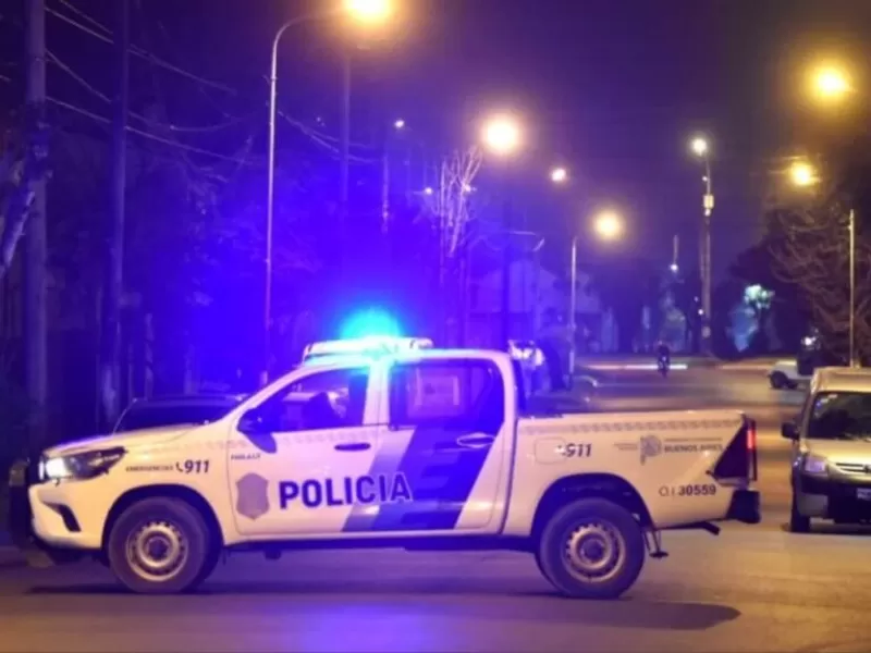 Avellaneda: apu&ntilde;al&oacute; a su pareja y a la hija dentro de un auto y termin&oacute; suicid&aacute;ndose desde un puente