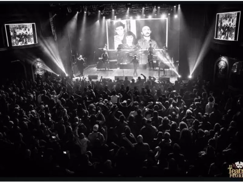 VIDEO | Una Obra Redonda regresa a La Plata con un homenaje multisensorial a Patricio Rey