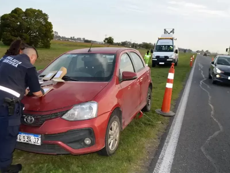 Muri&oacute; un docente de la UNLP tras ser atropellado mientras cambiaba una rueda en la Ruta 205