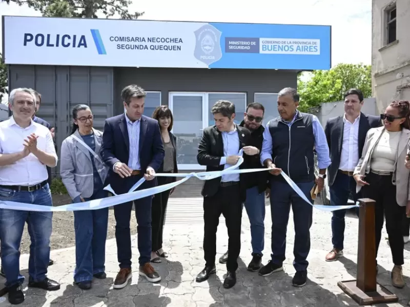Kicillof inauguró un jardín de infantes y una comisaría en Necochea: lanzó duras críticas al Gobierno nacional