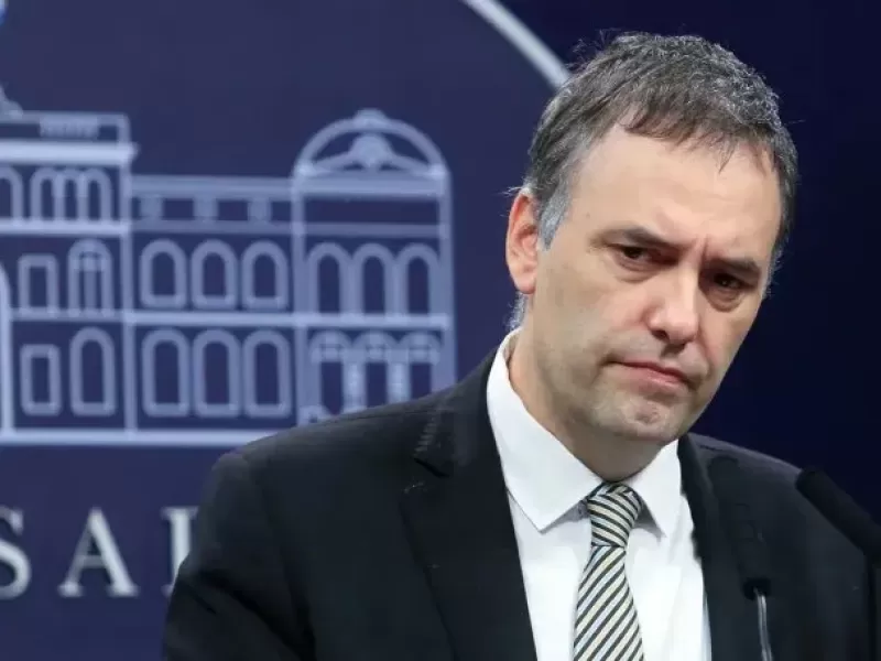 El hijo de la jubilada prestamista asegur&oacute; que Adorni pact&oacute; un pago en negro de 65 mil d&oacute;lares por un departamento