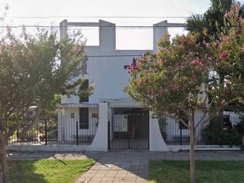 Robaron una parroquia en La Plata y se llevaron donaciones, dinero y una computadora