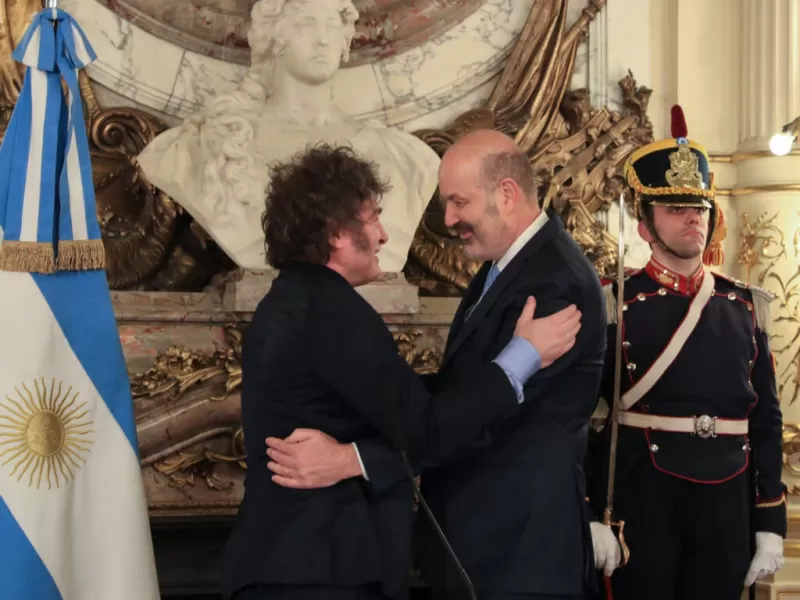 Preocupaci&oacute;n en los puertos: Sturzenegger busca eliminar el practicaje y pone en riesgo el empleo y la soberan&iacute;a